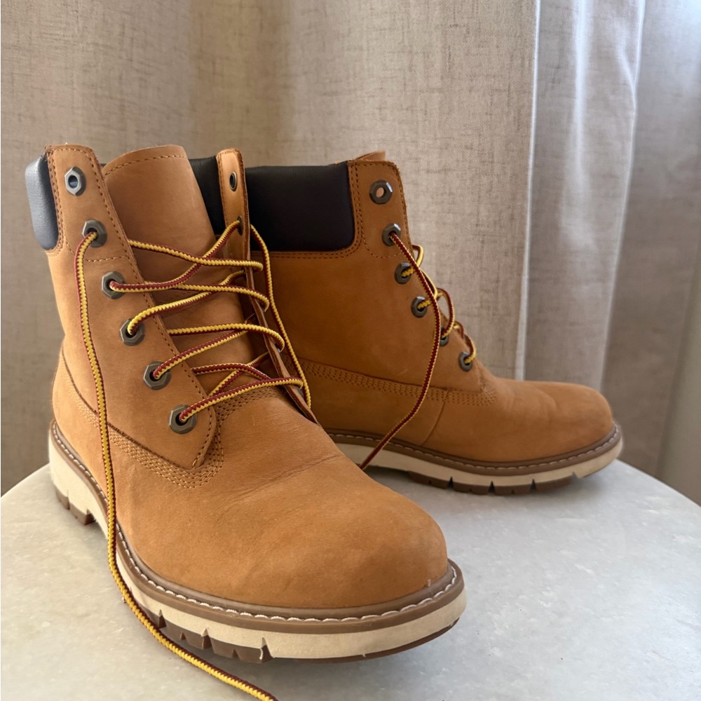 Timberland Tan Leather Boots Size 7.5 Womens